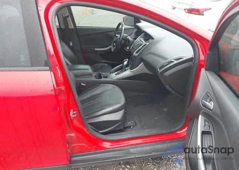 2013 Ford Focus Se z USA, uszkodzony, nr VIN 1FADP3F28DL285161